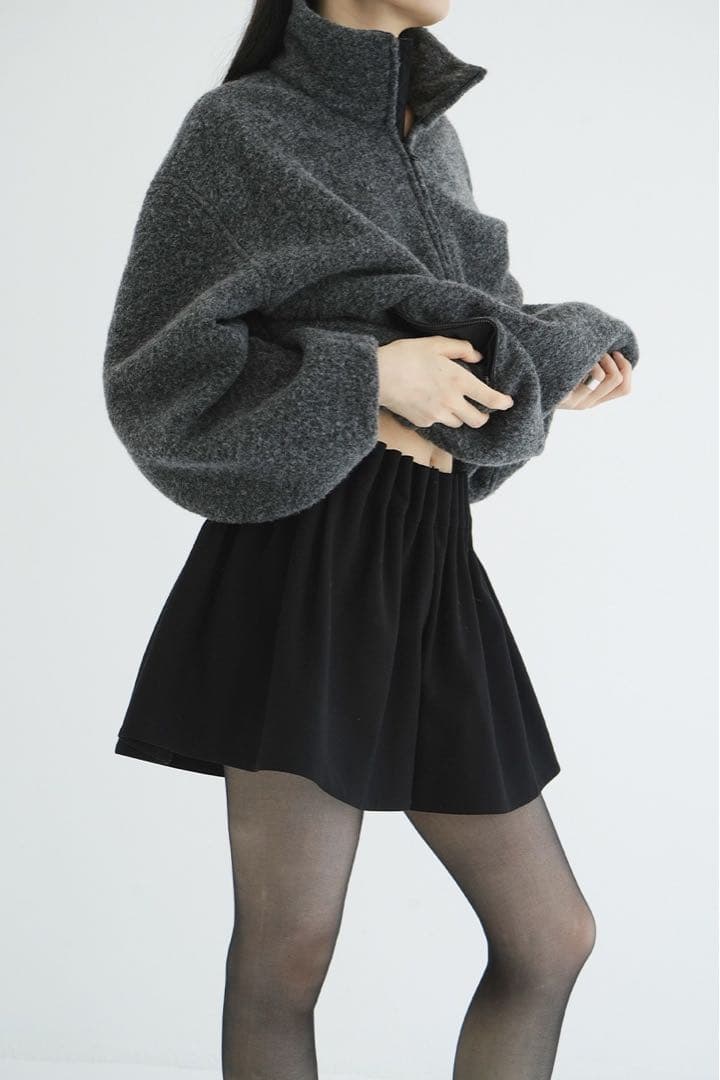 CLANE クラネ　LOW WAIST TUCK SHORT PANTS