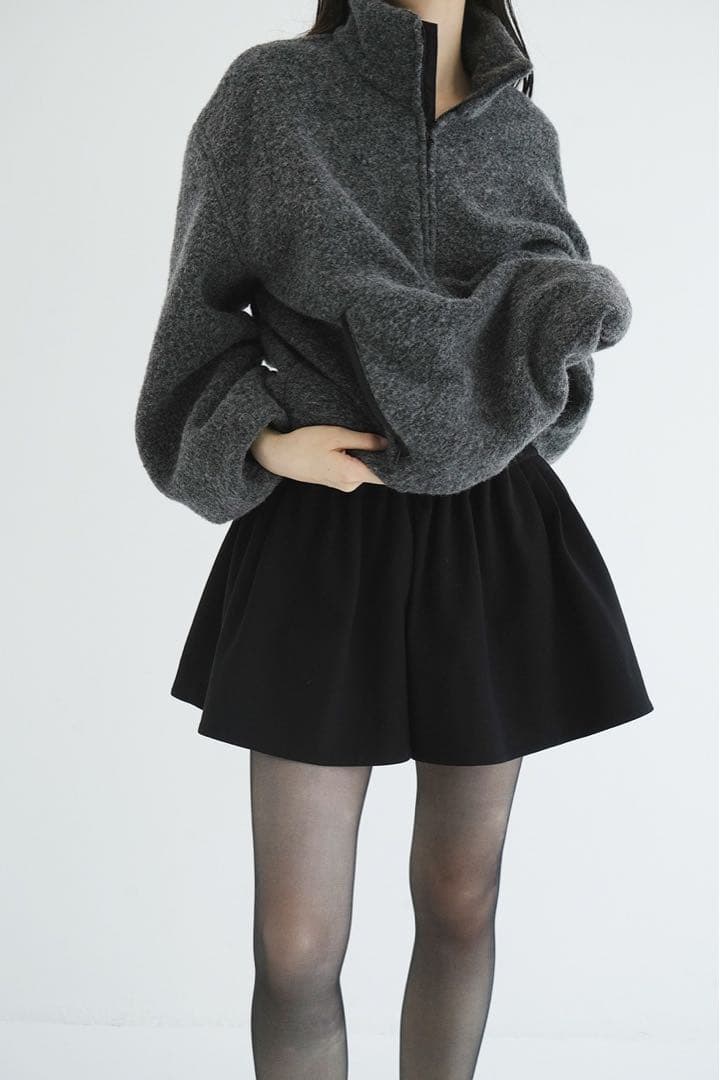 CLANE クラネ　LOW WAIST TUCK SHORT PANTS