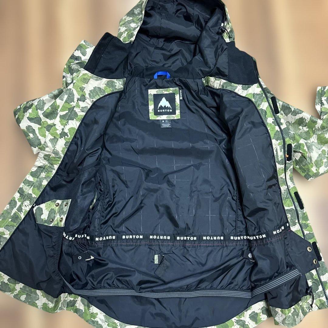 美品　Burton スノーボードジャケット　レディース　Sサイズ　ゴアテックス