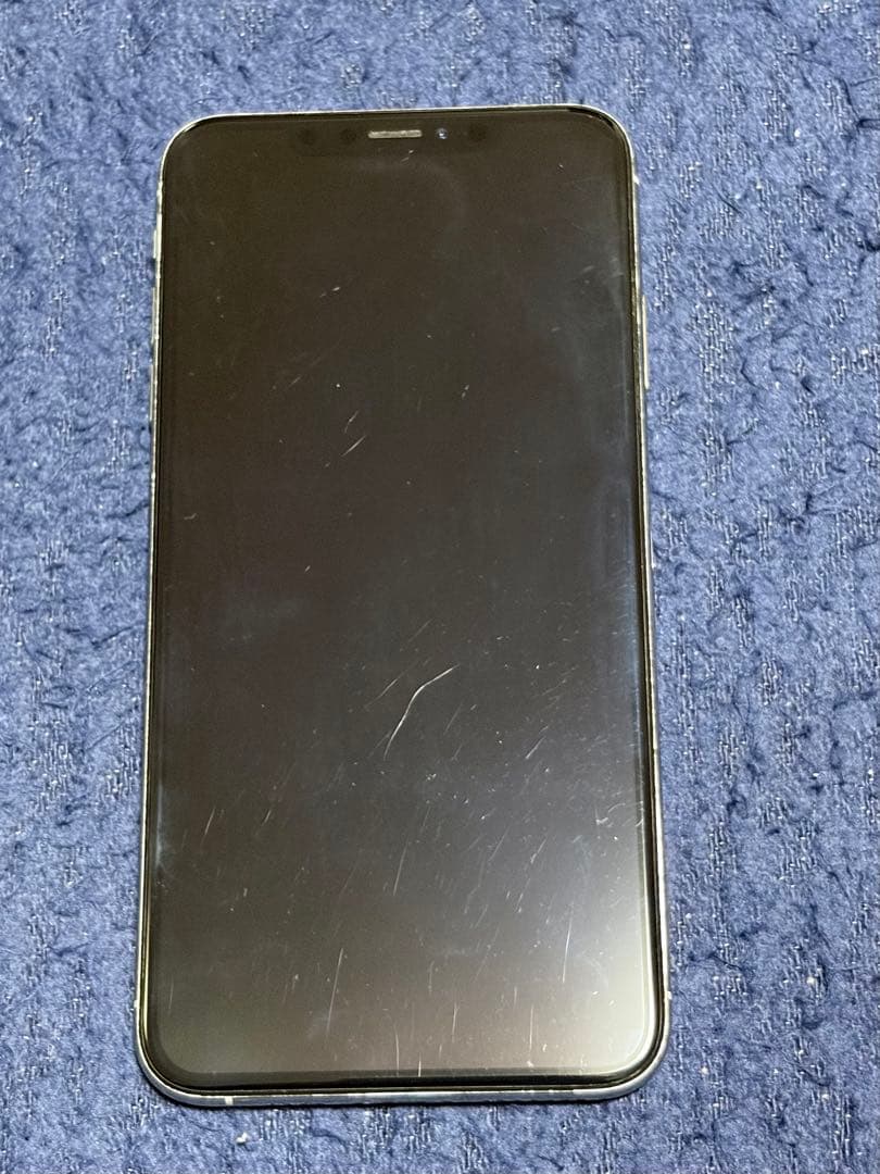 Apple iPhone XS MAXシルバー　64GB　本体のみ