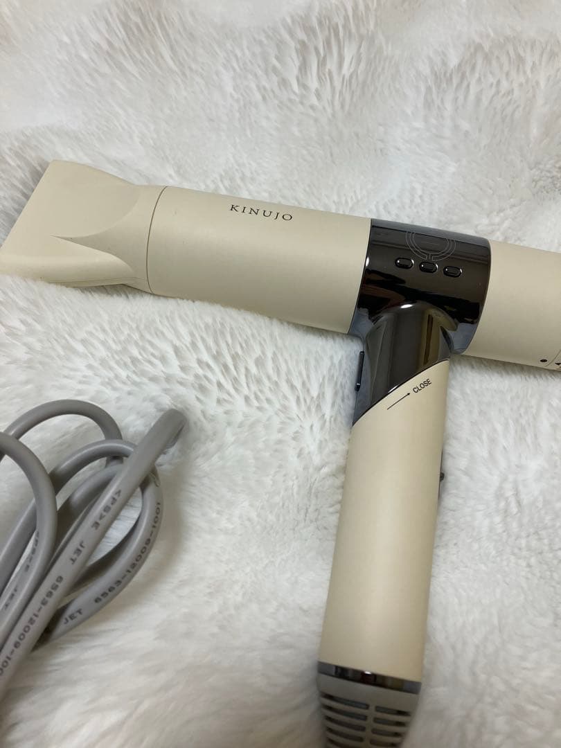 ［絹女］KINUJO Hair Dryer（ホワイト）