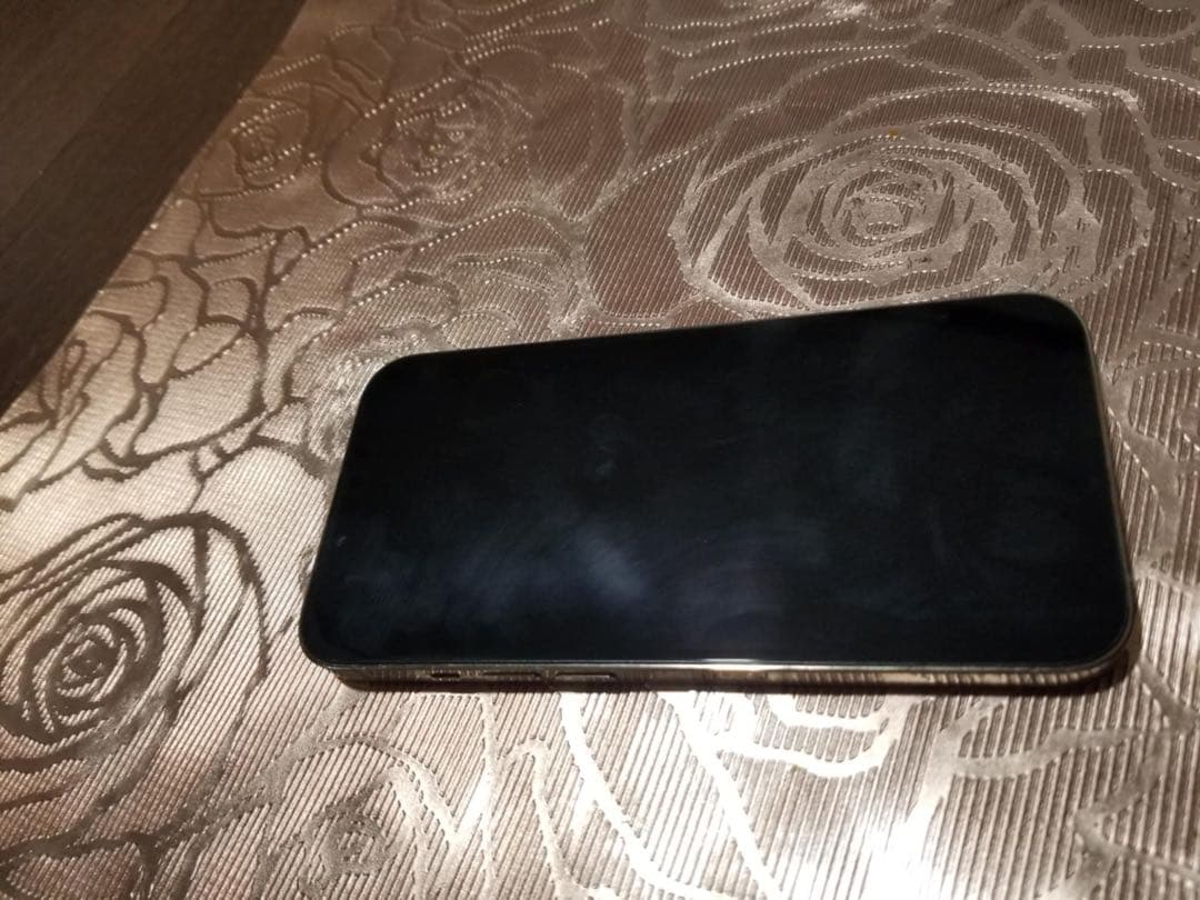 iPhone 13 Pro ホワイト バッテリー93%