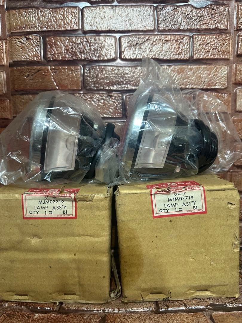 三菱　ウィリス　ジープ　純正　ワンテールランプ　未使用