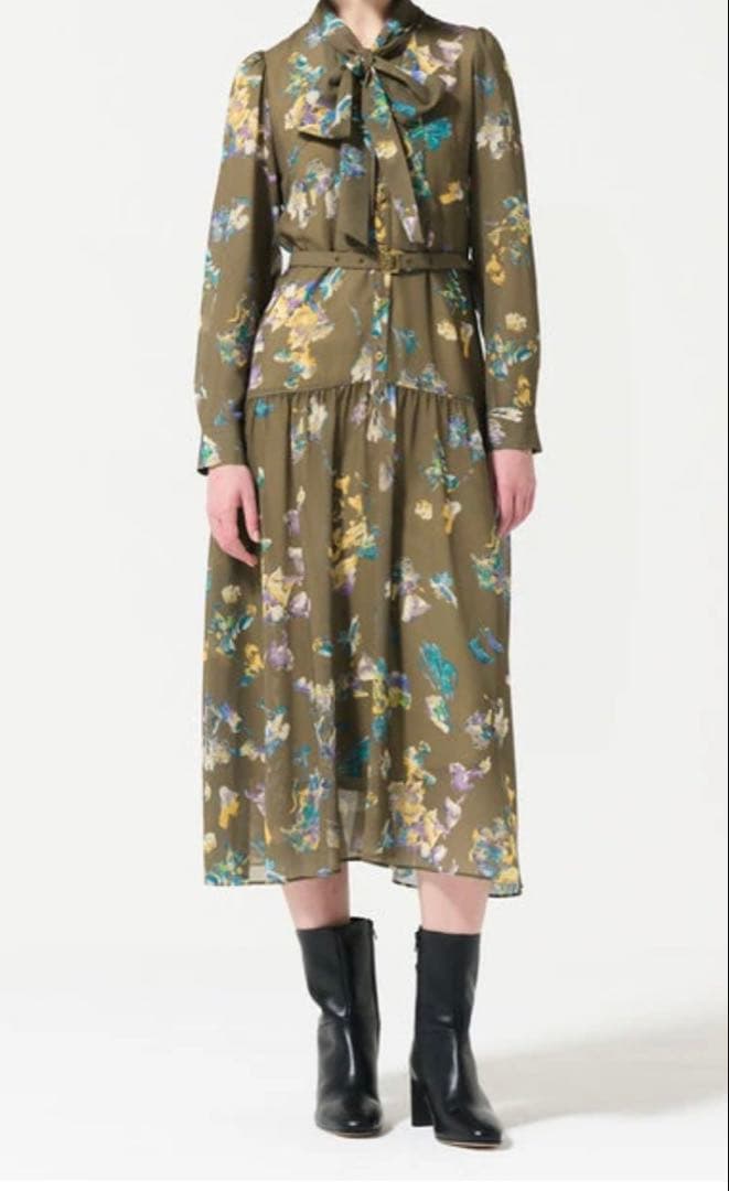 新品未使用　グレースコンチネンタル　フラワープリントボウタイ付ワンピ　38サイズ