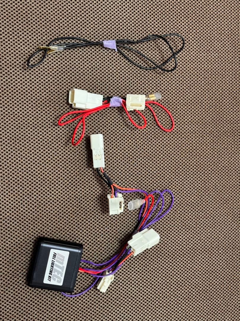 mtec 210クラウンアスリート後期　ブレーキ四灯火キット