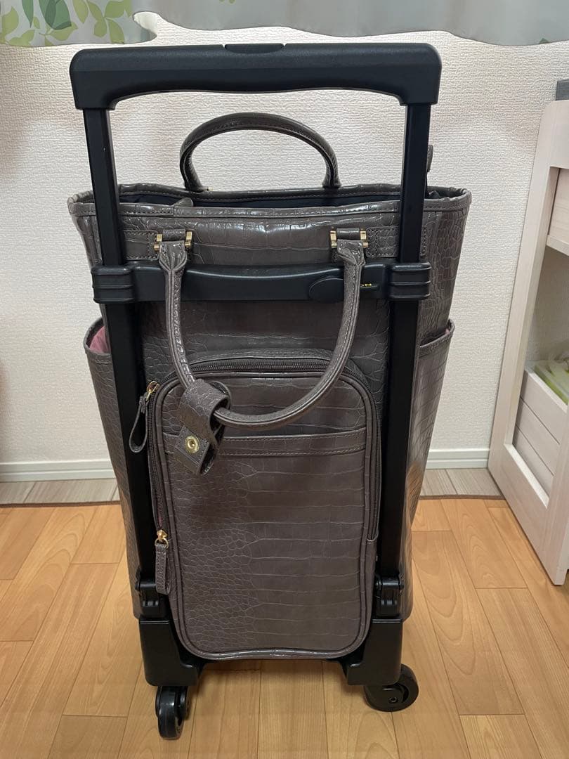 新品　未使用　SWANY スワニー クロコ型押しキャリーケース