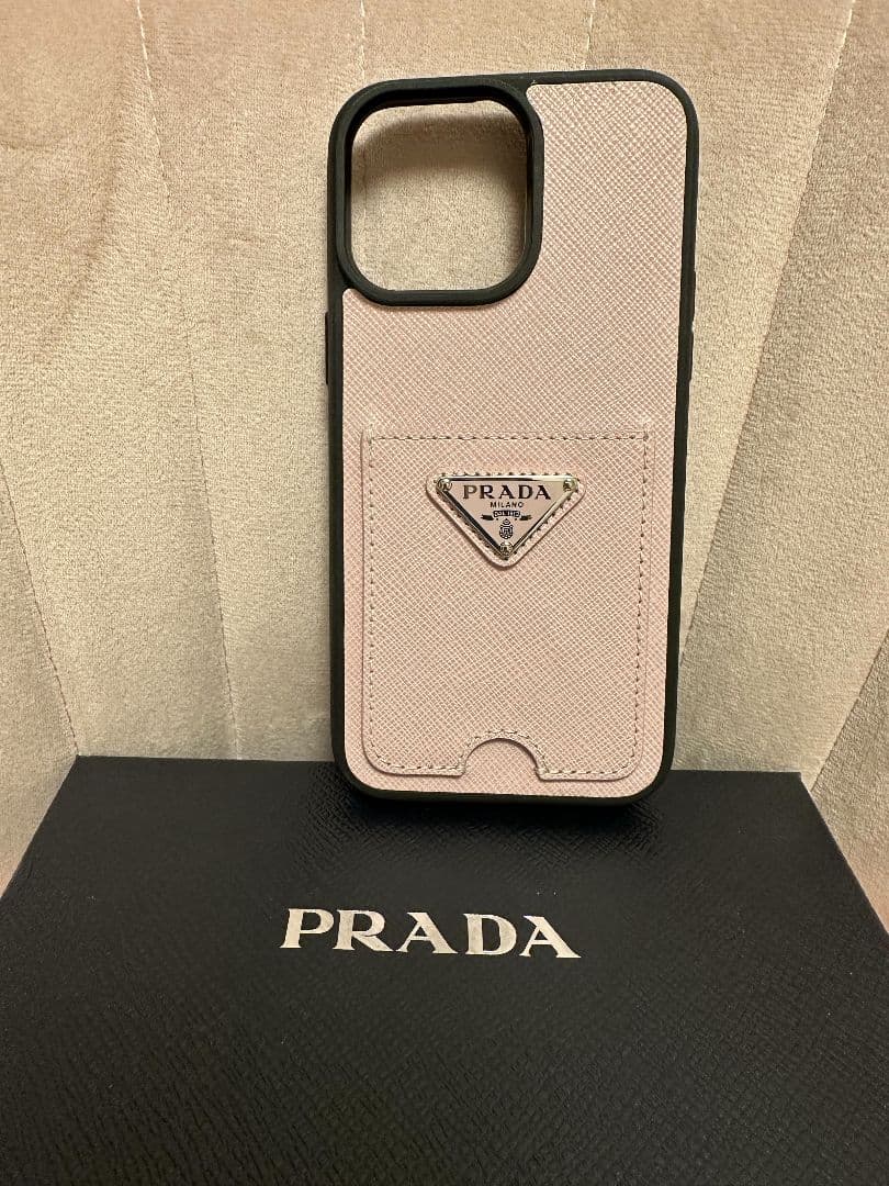 今月取り下げ最終価格【極美品】PRADA　iPhoneケース