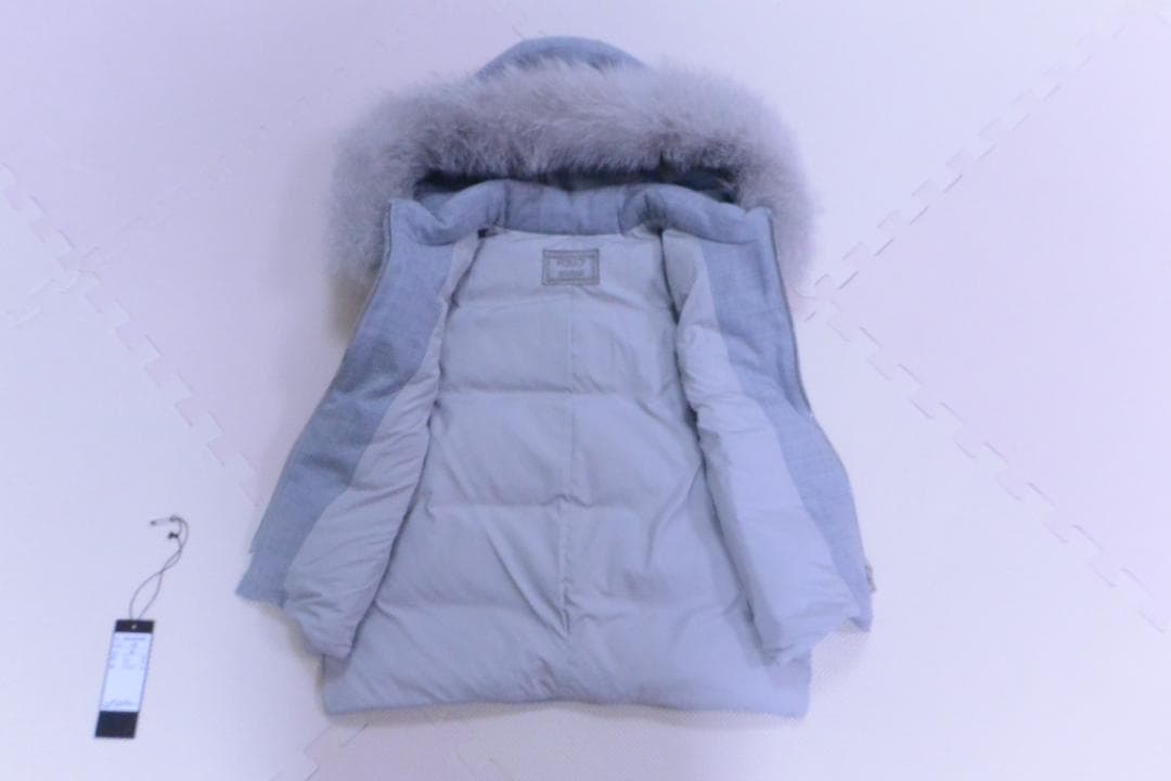 フォクシーダウンベスト　フード付き　38