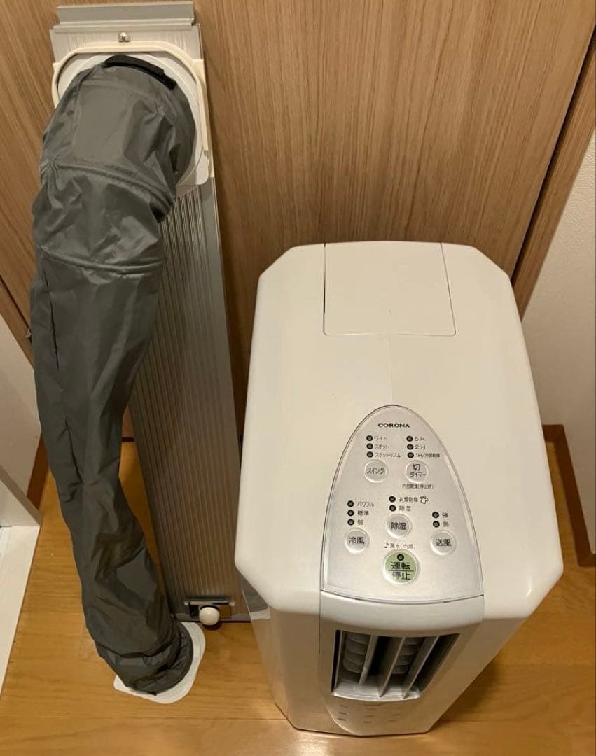 美品・半額 CDM-1422(W) 除湿機 （窓キットおまけ付き）