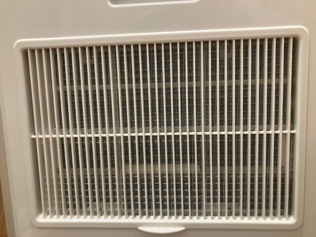 美品・半額 CDM-1422(W) 除湿機 （窓キットおまけ付き）