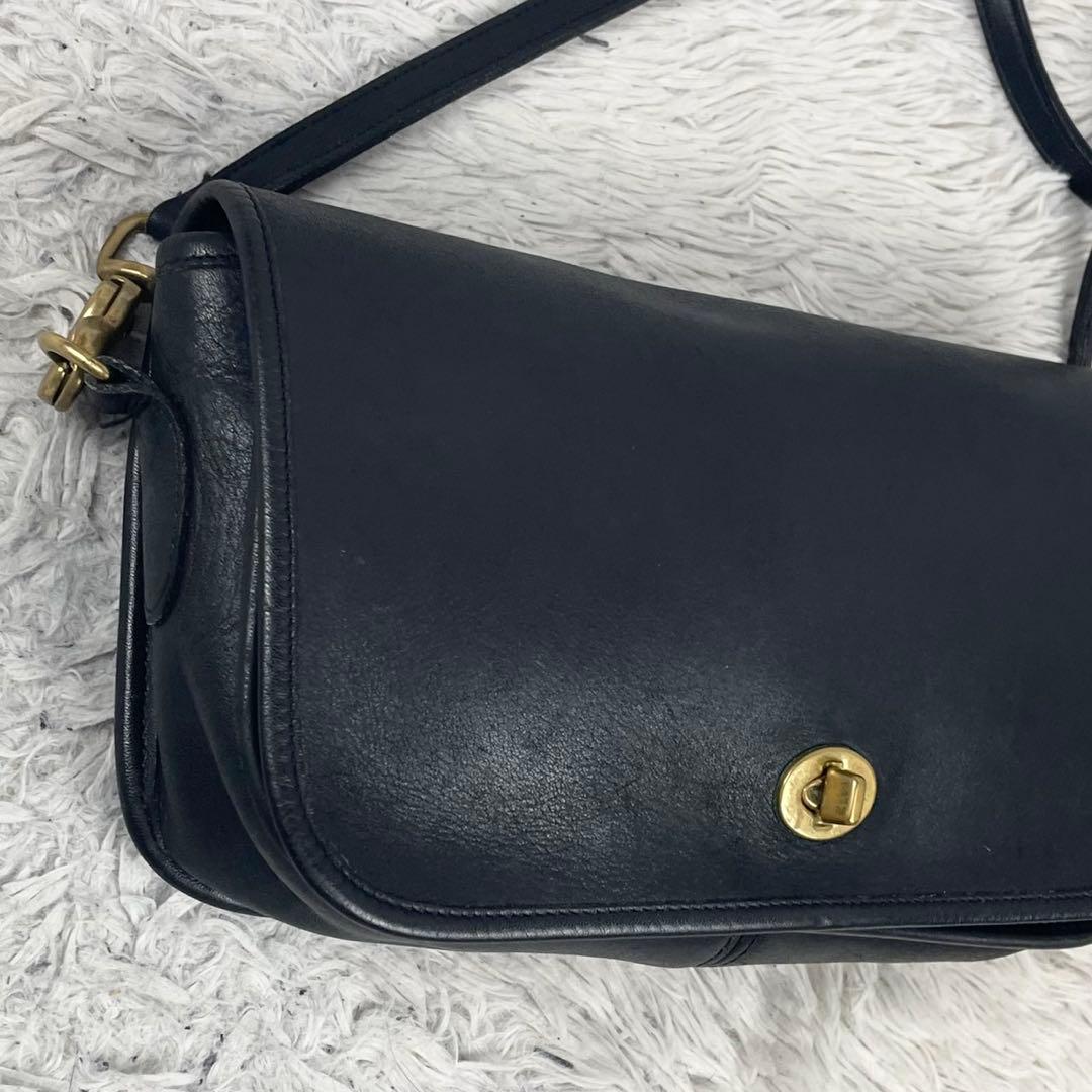 美品 オールドコーチ レザー ショルダーバッグ ターンロック ロゴ型押し 黒