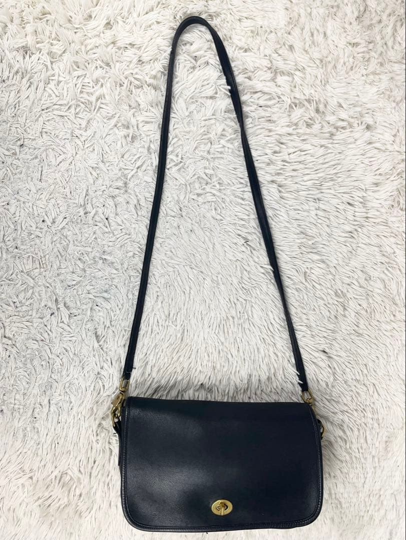 美品 オールドコーチ レザー ショルダーバッグ ターンロック ロゴ型押し 黒