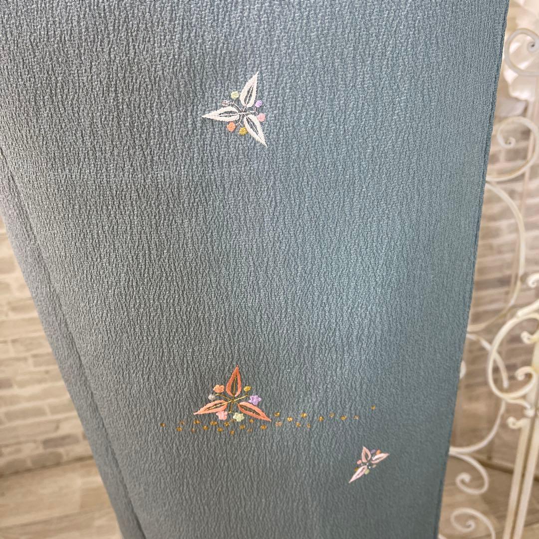 青緑色 小紋着物 刺繍入り