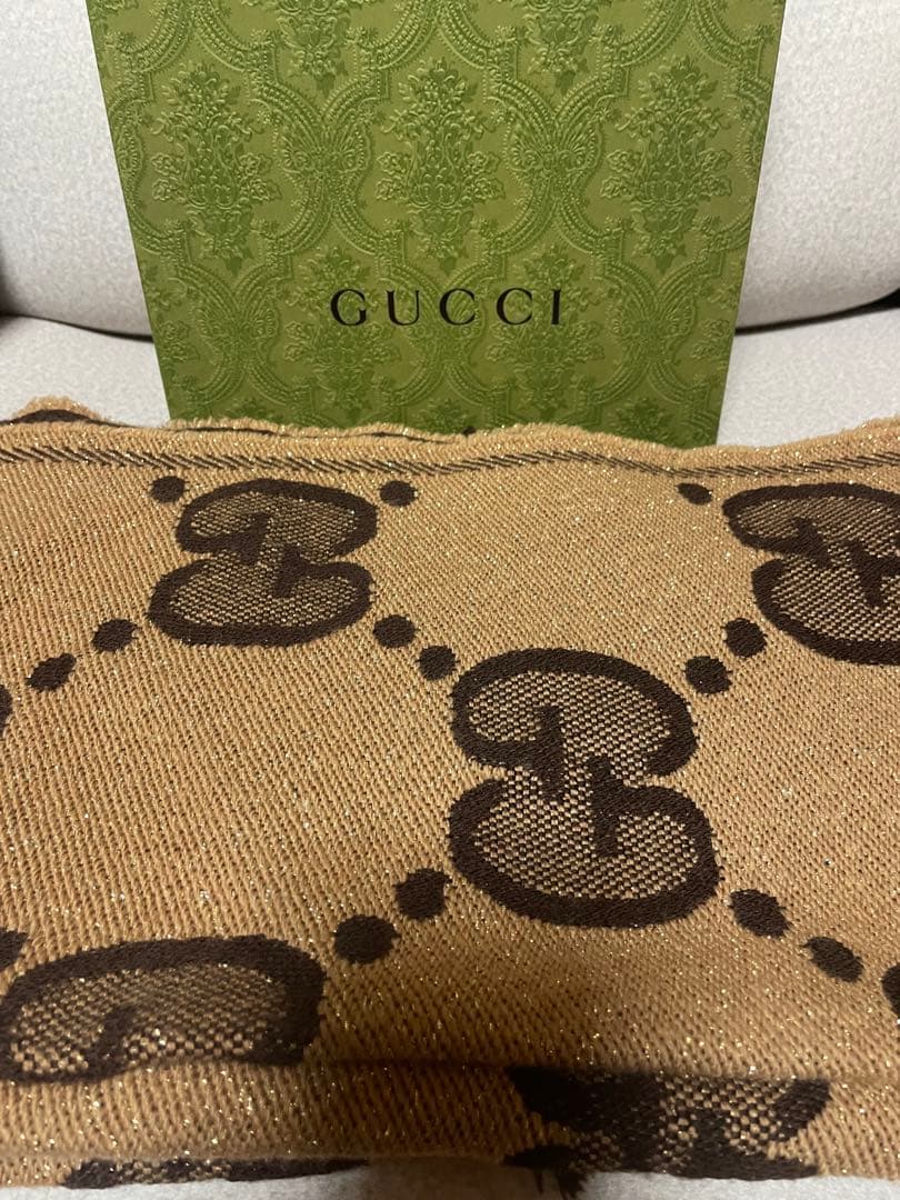 美品　GUCCI ウール　ラメ入　GGロゴ マフラー　ジャンボ　ジャガード