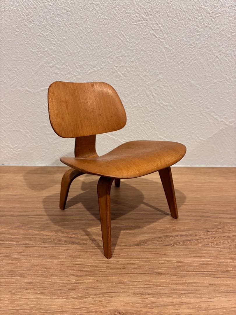 置物 Vitra Design Museum Eames LCW