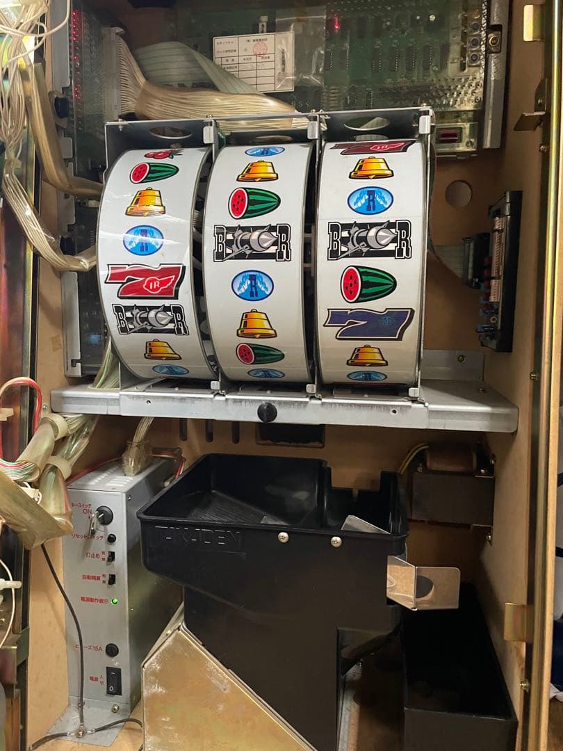 パチスロ実機　4号機　サンダーバード スロットマシン　藤商事