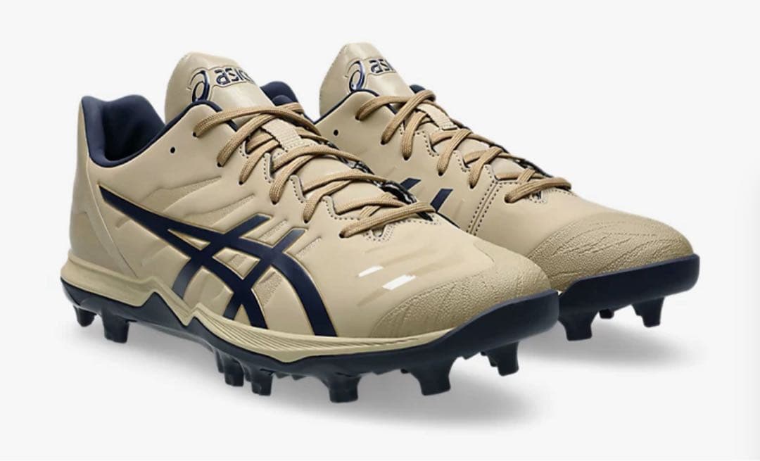 ASICS スパイクシューズ ベージュ/ネイビー