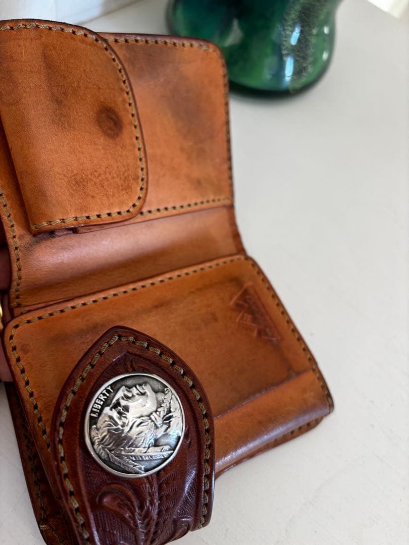 【美品】SAAD サード レザーウォレット バイソンコンチョ カービング 本革