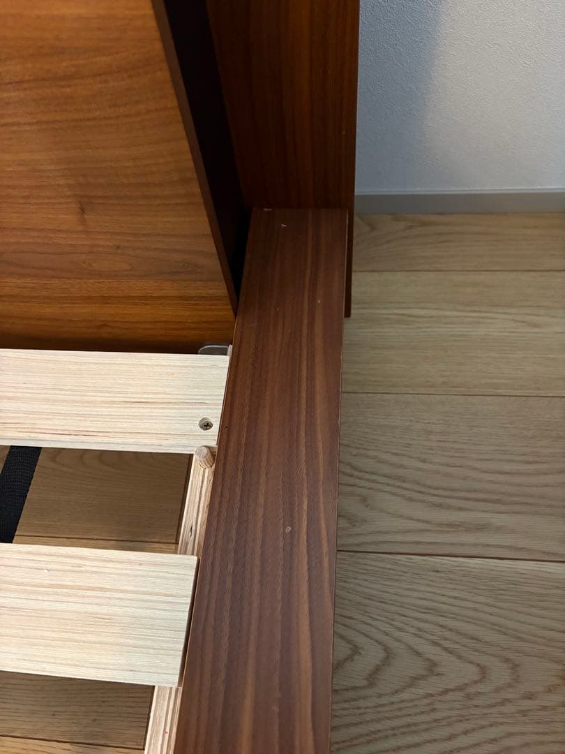 【直接引き取り限定】ニトリクイーンベッドフレーム(2口コンセント付き)