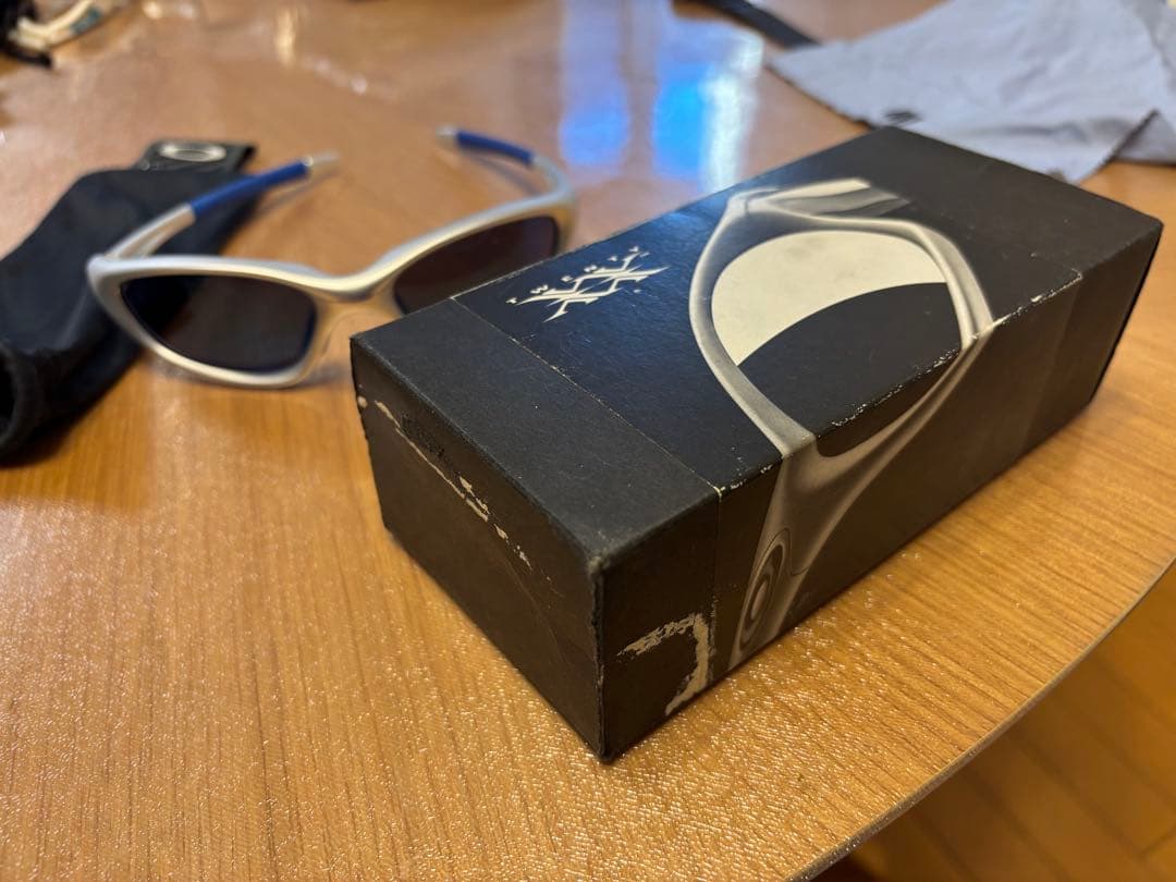 値下げ　オークリー　スポーツサングラス シルバー/青