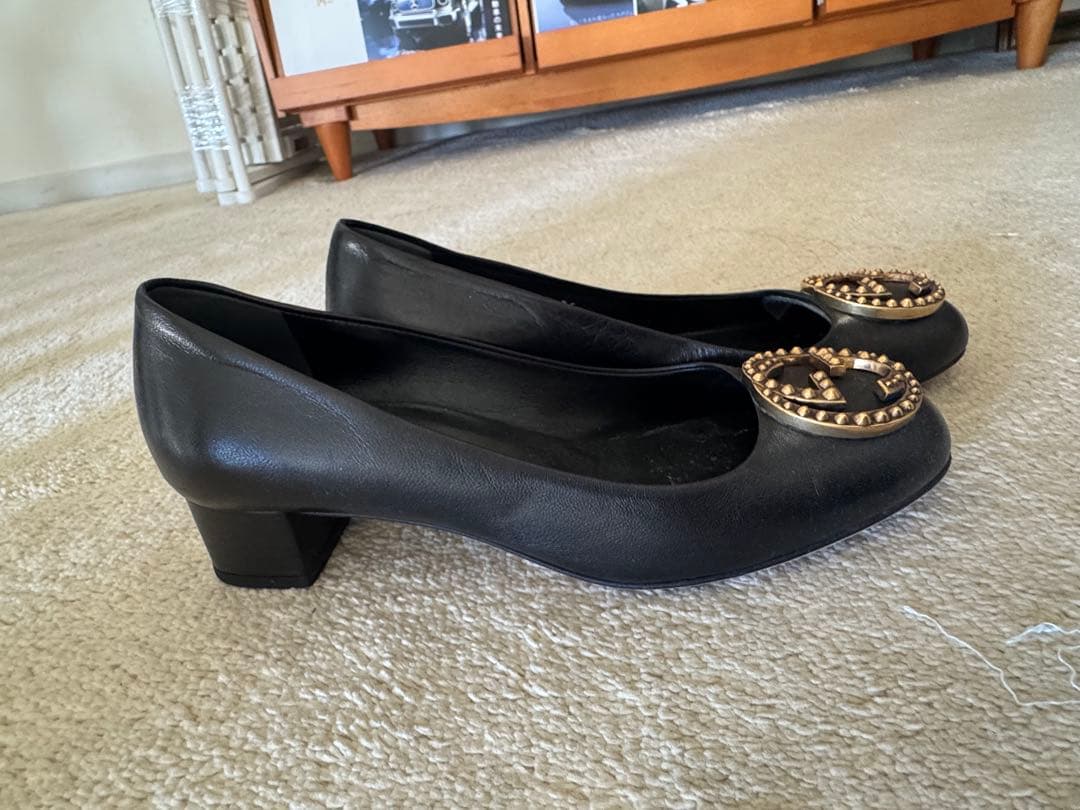 グッチ ロゴ　レディース　パンプス