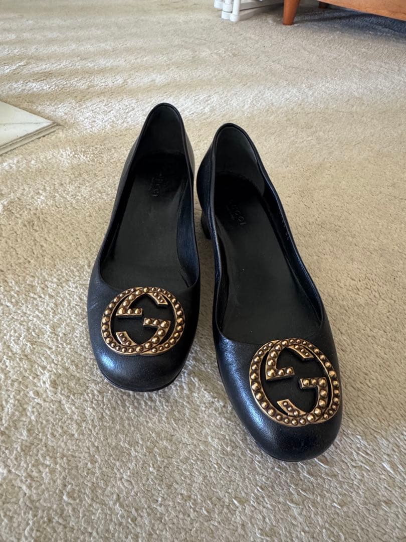 グッチ ロゴ　レディース　パンプス