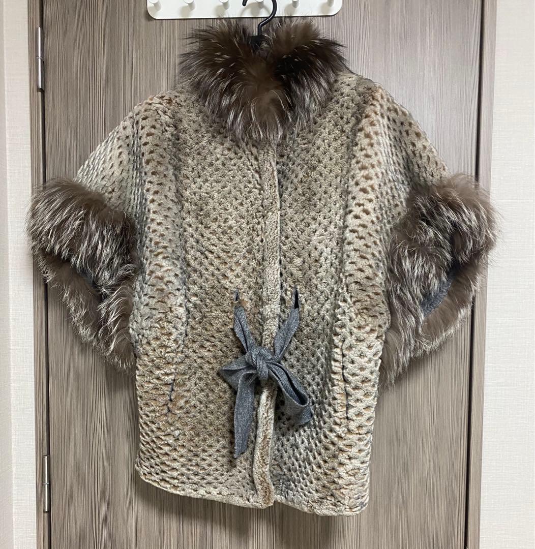 値下げ‼️エンバのリアルファー付ポンチョ　ケープコート