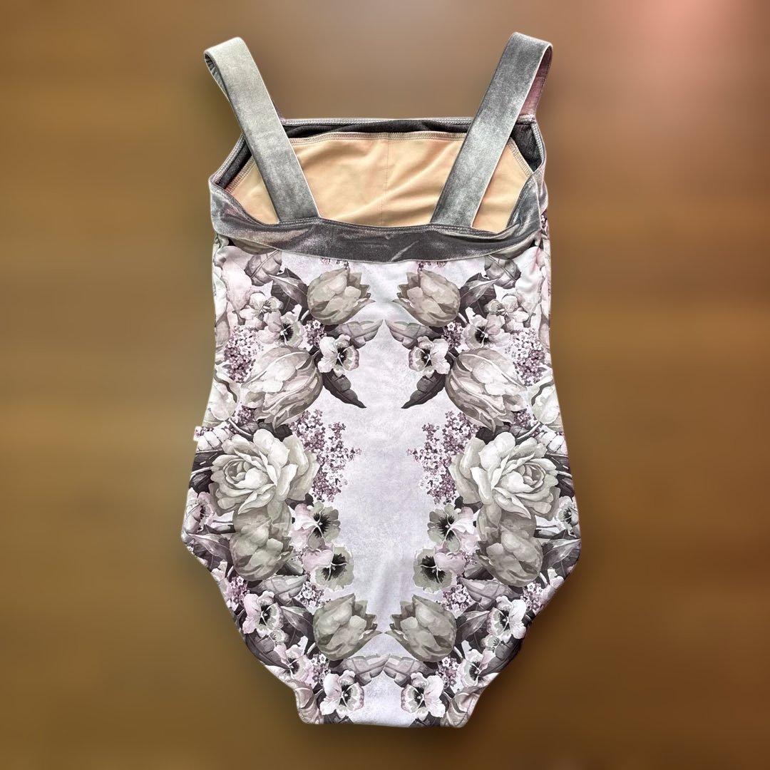 バレエ Unoa Flower gate sand gray Pique design