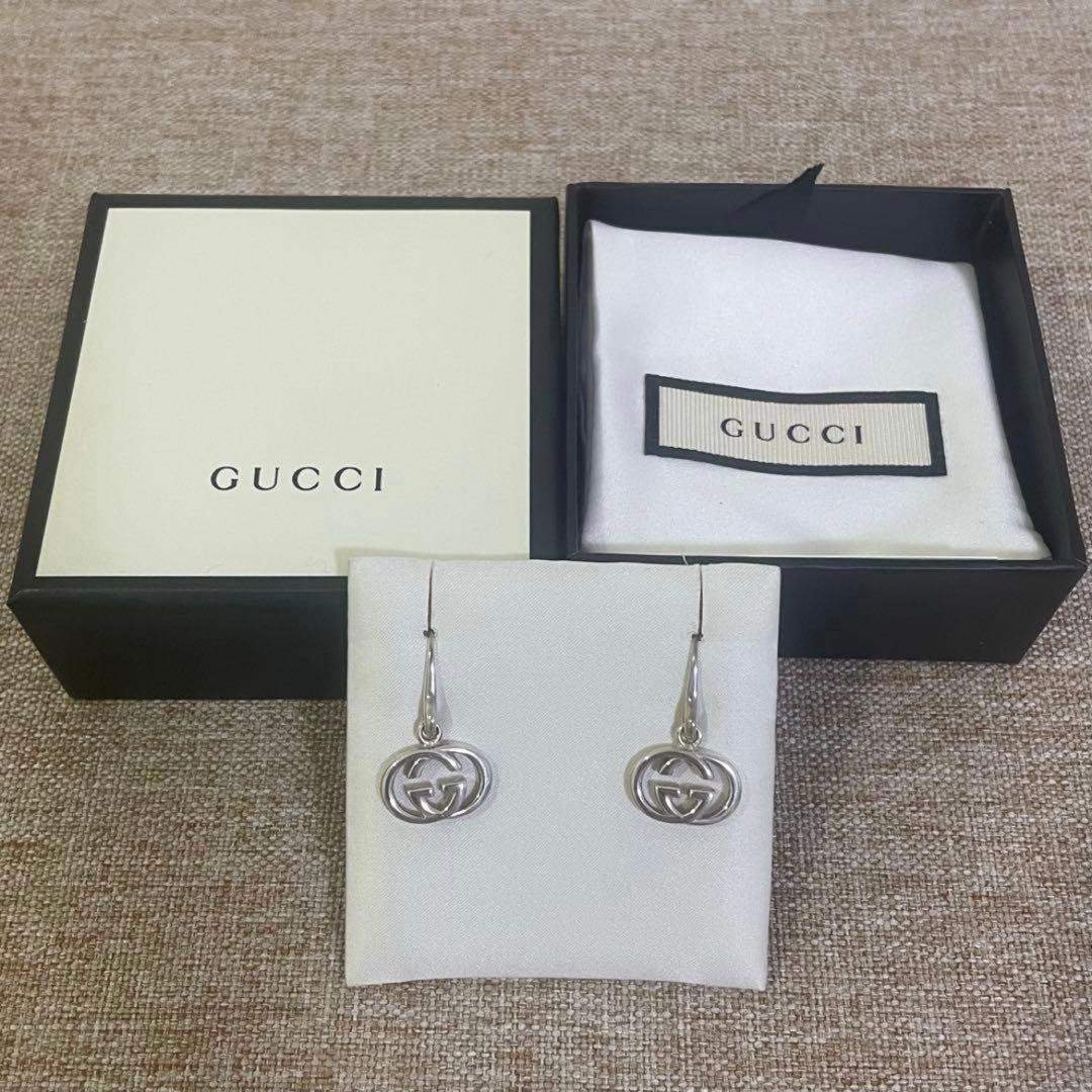 GUCCI GGシルバー　フックピアス　ロゴピアス