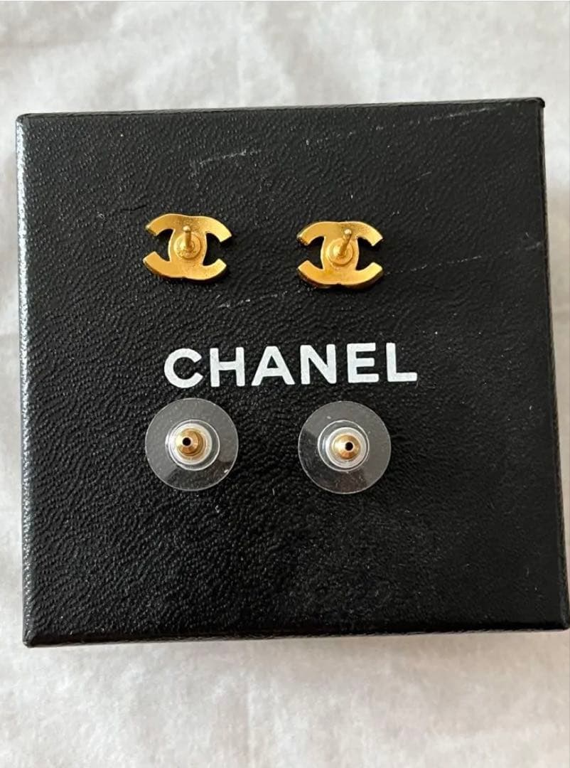 CHANEL ココマーク ラインストーンピアス