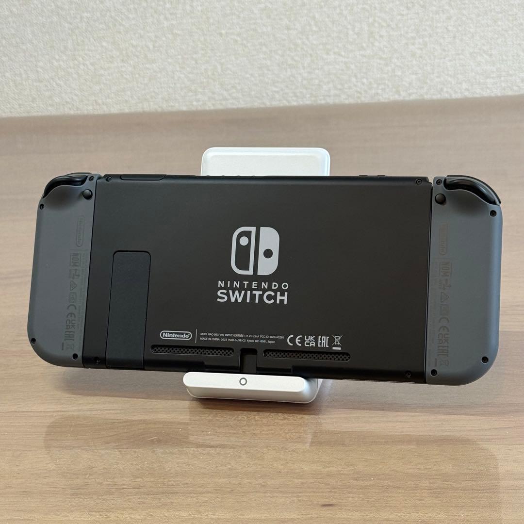 6-151【ほぼ未使用】Switch 本体 新型 グレー 箱付き