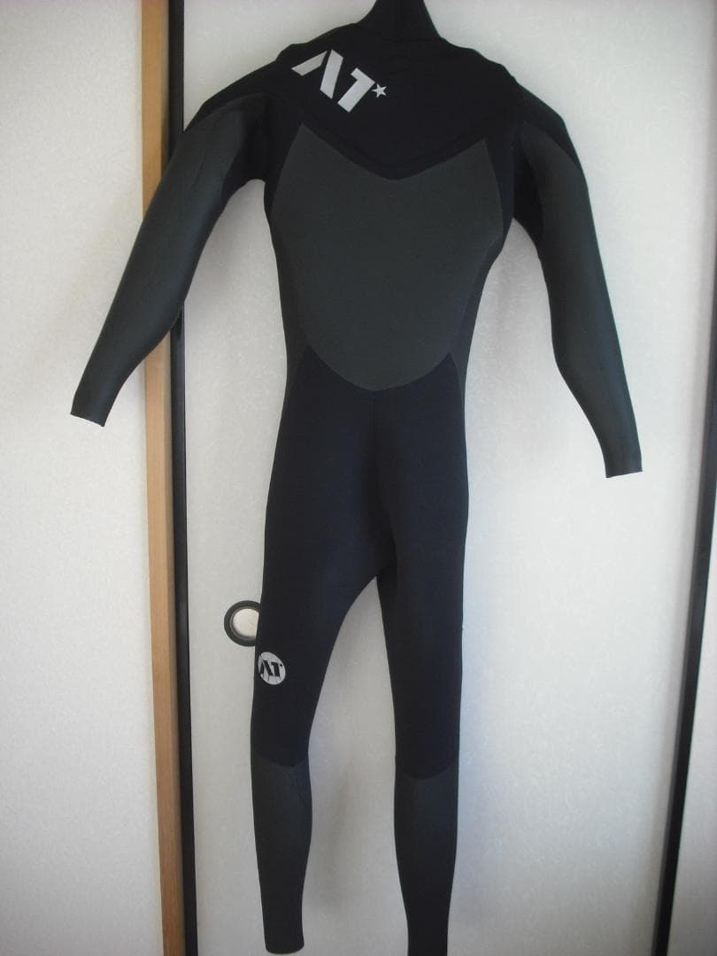 着用回数僅か【セミドライ　ウエットスーツ】エアタイト　M相当