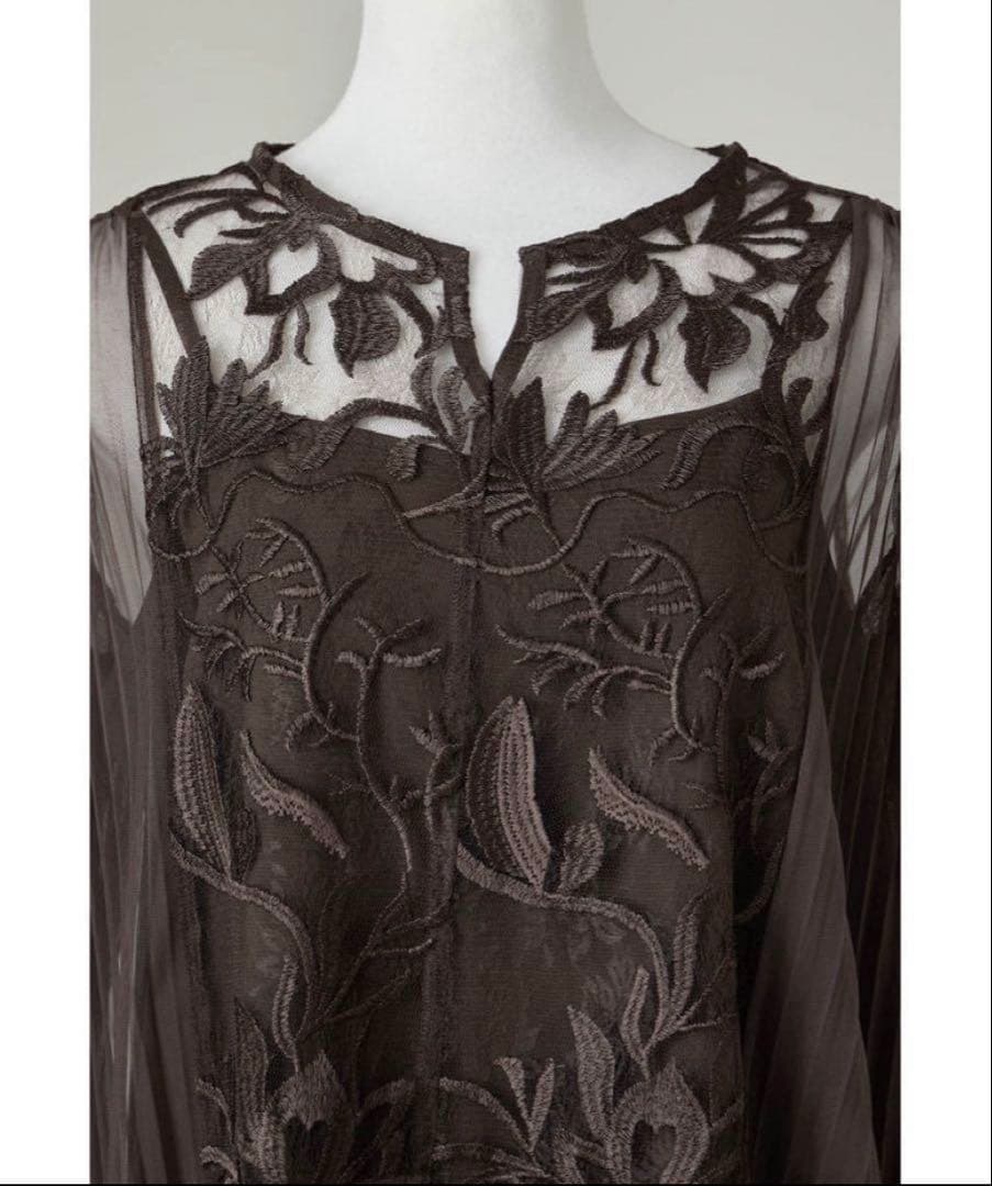 niana エスニックサイドプリーツドレス