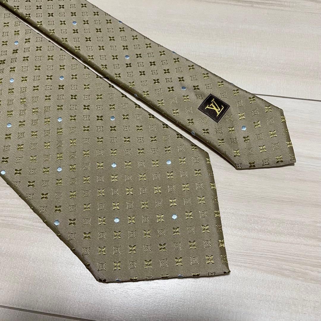 【美品】　ルイヴィトン　モノグラム総柄ネクタイ　シルク100%シャンパンゴールド
