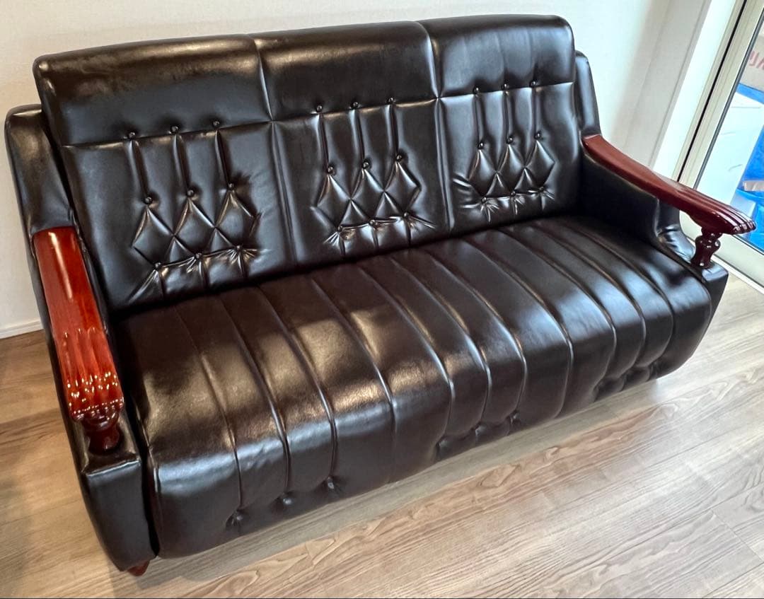 英国風 アンティーク調ソファ 三人掛け 木肘 ブラック