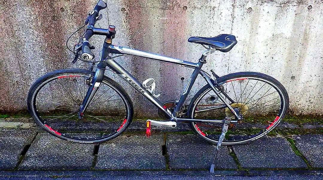 TREK トレック FXシリーズ　7.4　FX　アルミフレーム クロスバイク