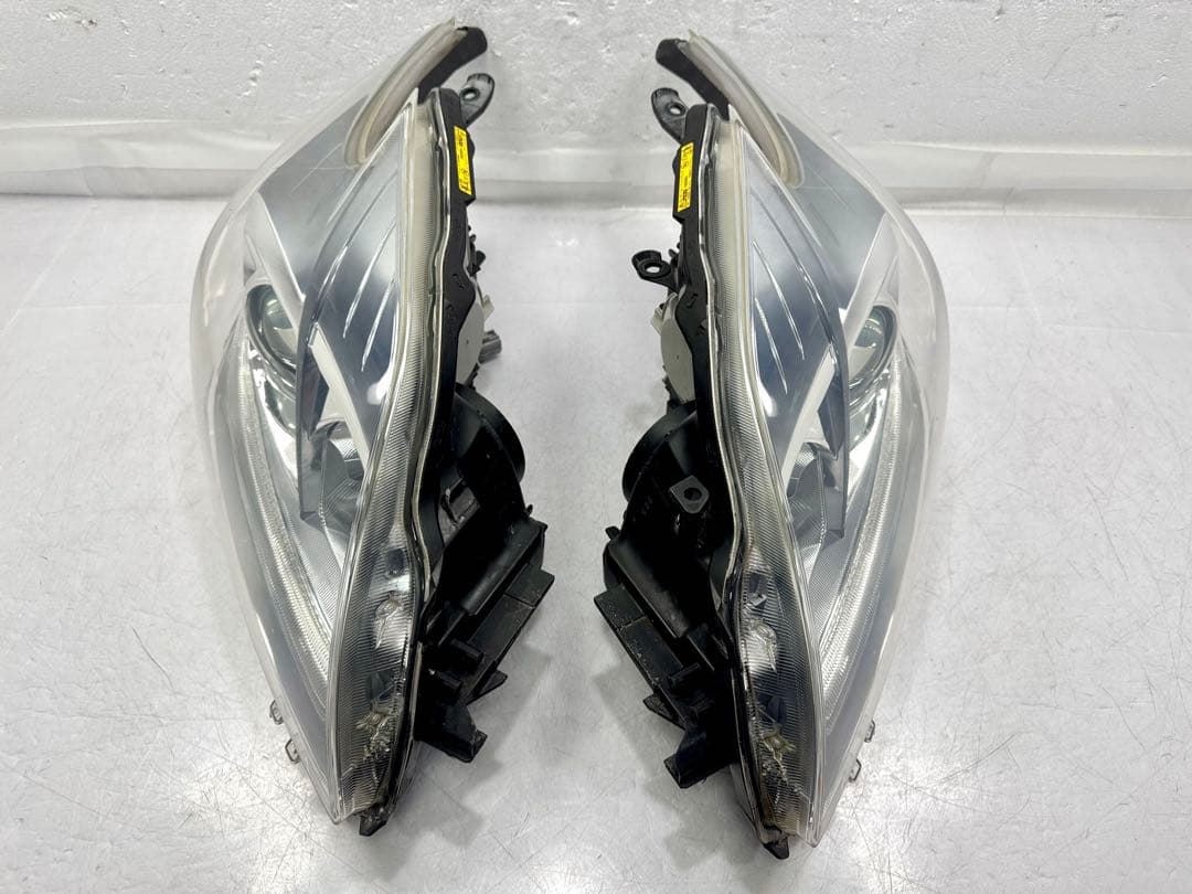 プリウス ZVW30 30 後期 S純正 HID ヘッドライト 左右セット