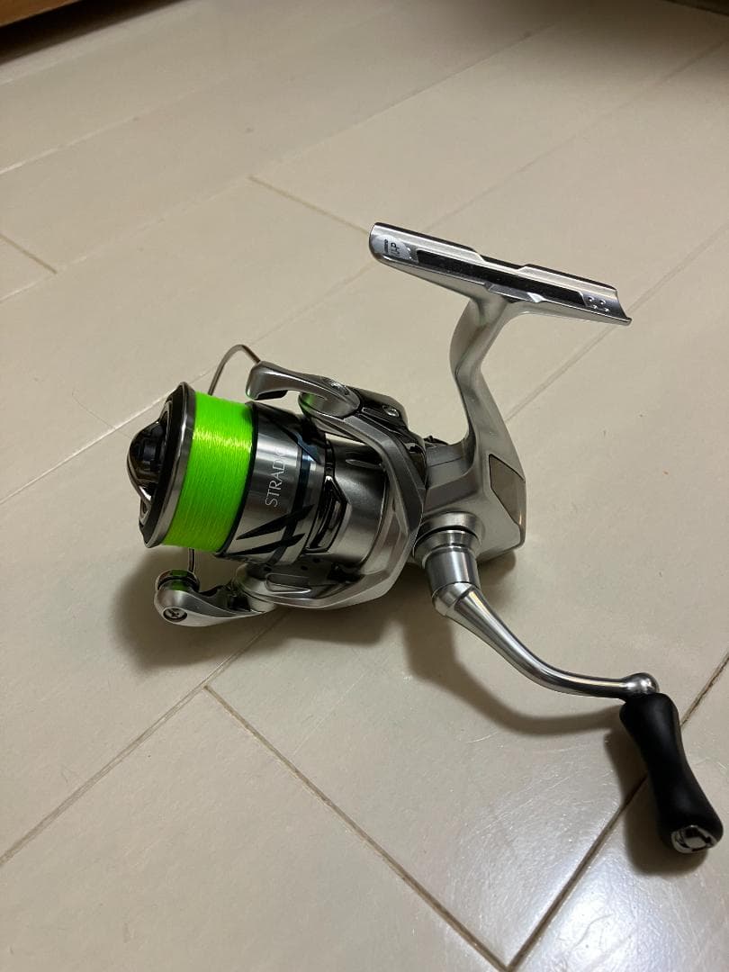 シマノ　ストラディック　C2000 SHG（ナイロンライン付き）