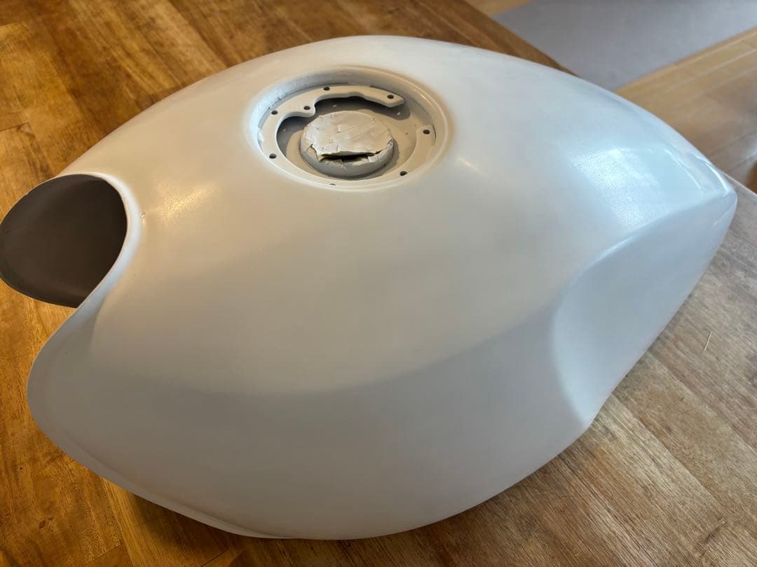 KAWASAKI ゼファー400 純正タンク　レストア品　仕上げ用