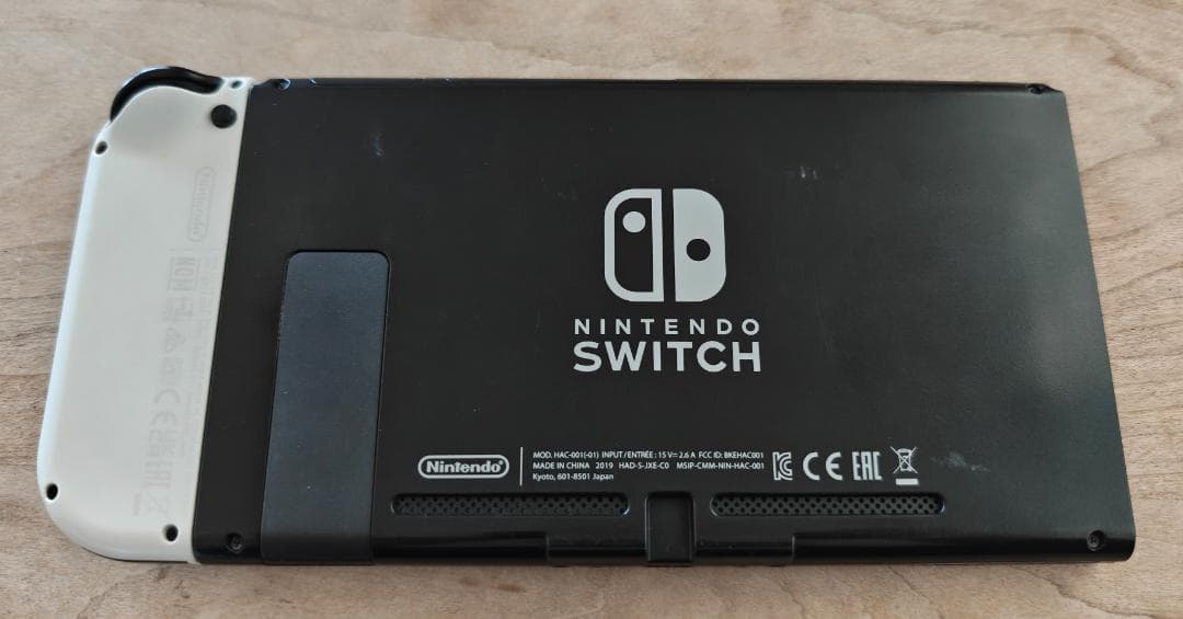 Nintendo Switch 本体 ホワイト/ブラック　Jコン右だけ★左なし