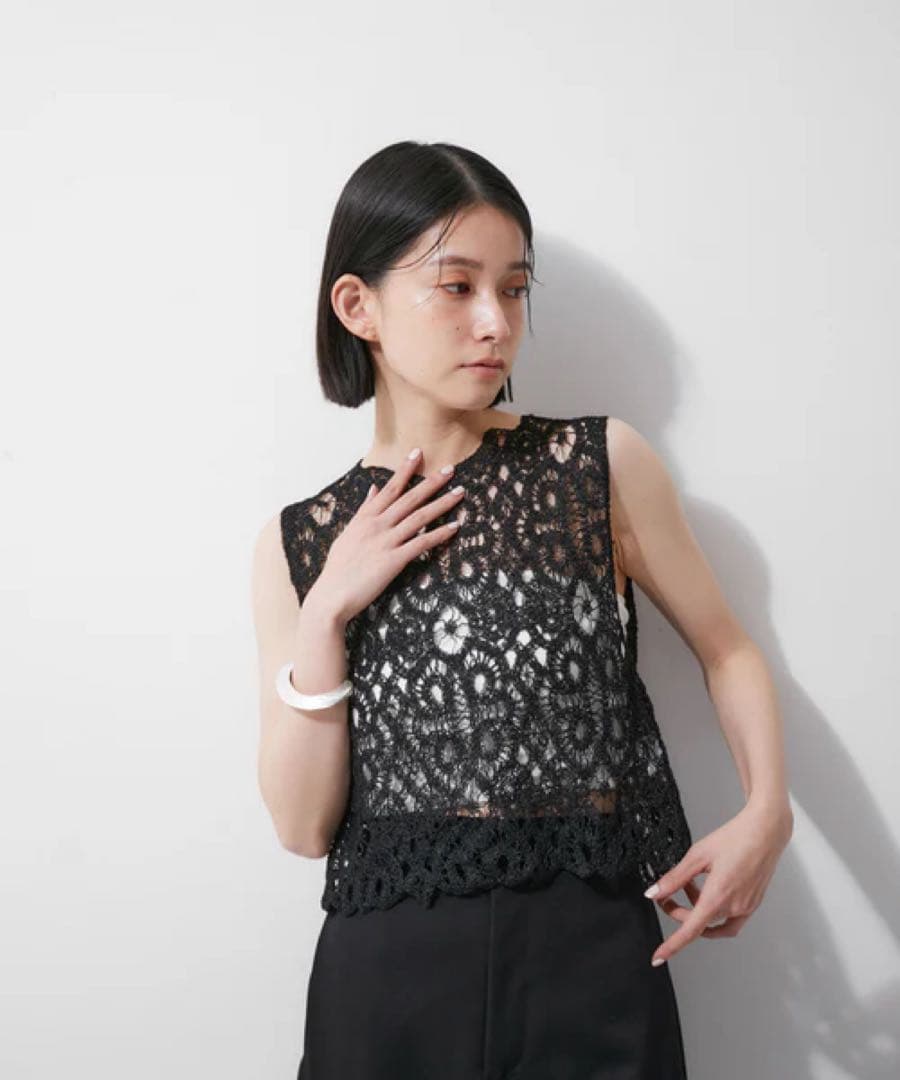 あADAM ET ROPÉ FEMMEクロシェレースジレ　ブラック