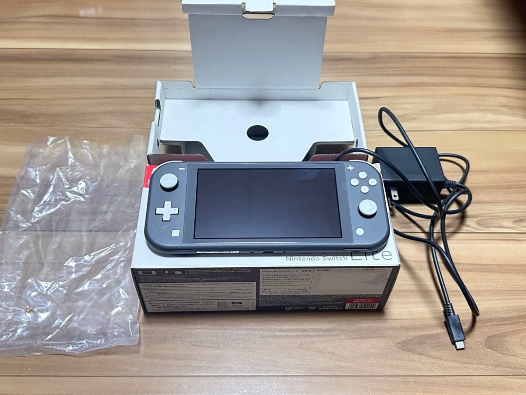 Nintendo Switch Lite + 大乱闘スマッシュブラザーズ