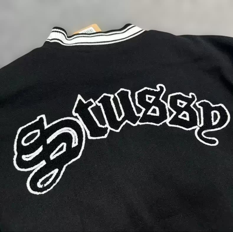 ブラック スタジャン