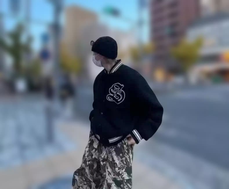 ブラック スタジャン