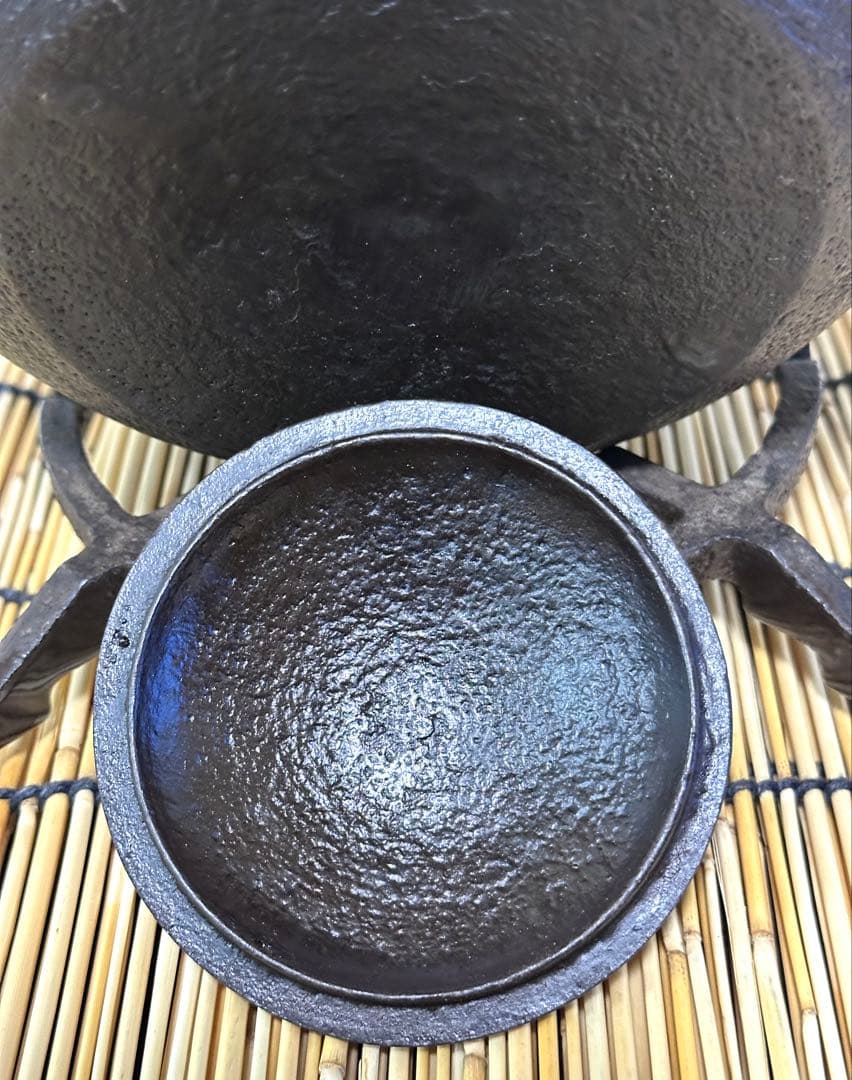 未使用、付属品付　岩手県奥州佐秋鋳造所 佐藤守巨造 真作保証　苺様　売約済み