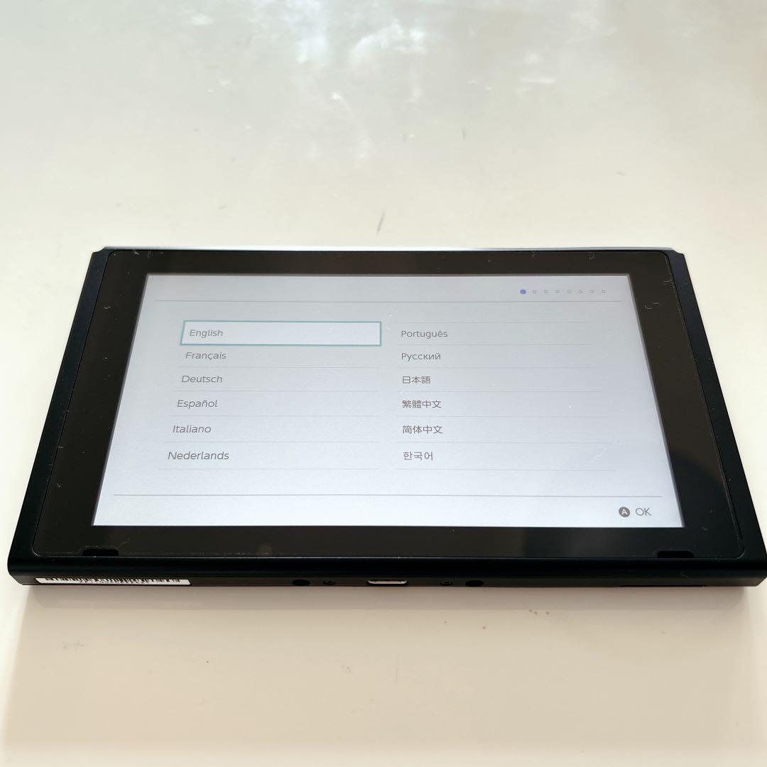 【極美品】Nintendo Switch 本体のみ 2018年