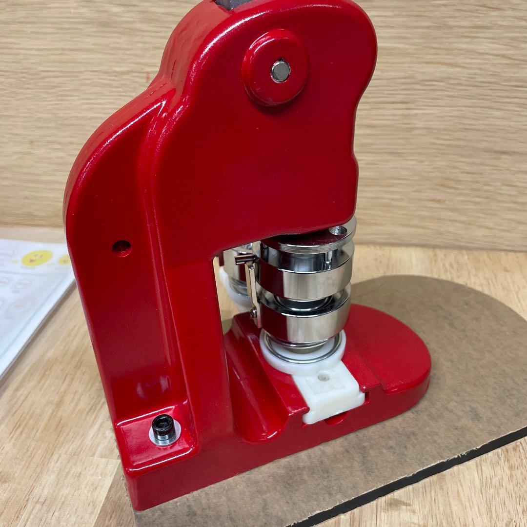 缶バッジマシン　缶バッジ製作マシーン　手動式　44mm 未使用