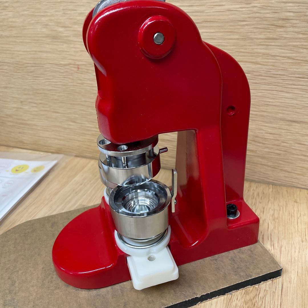 缶バッジマシン　缶バッジ製作マシーン　手動式　44mm 未使用