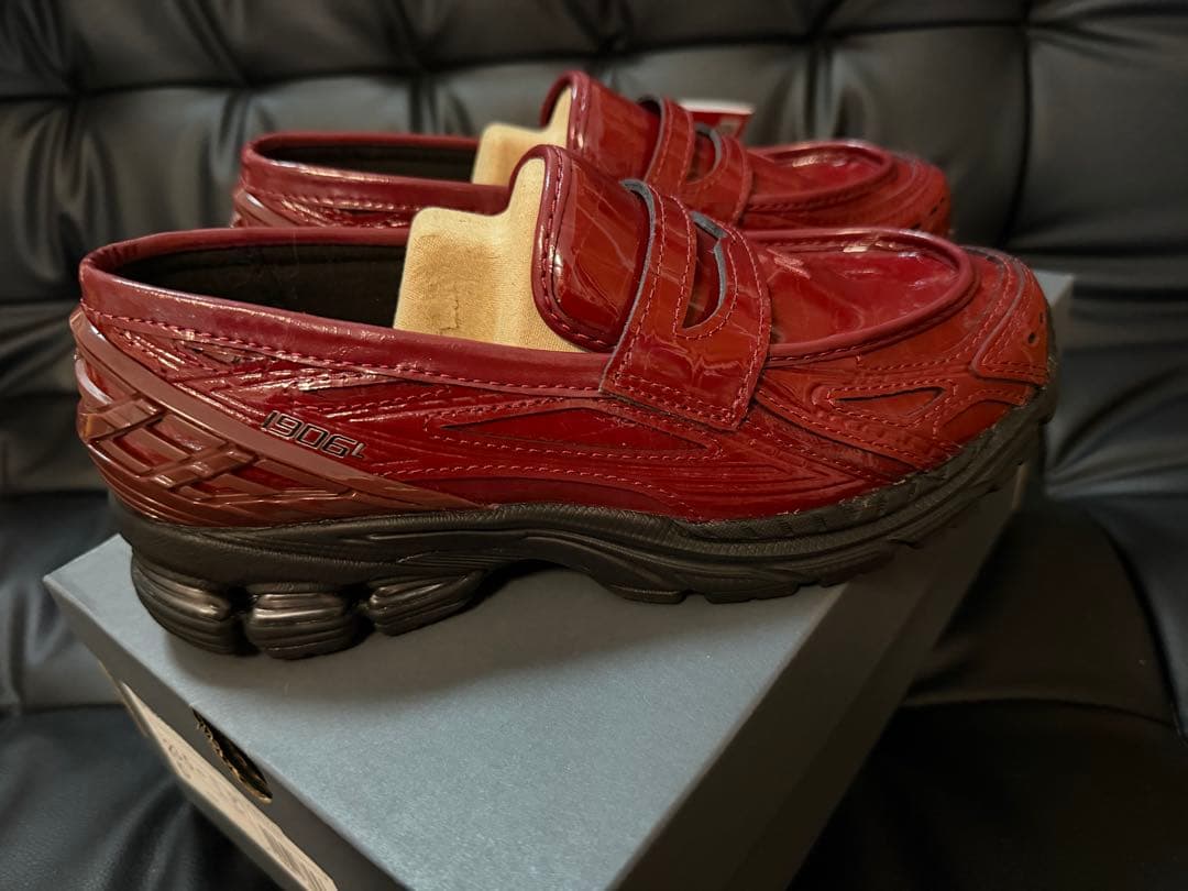 New Balance 1906Lレッド ローファー