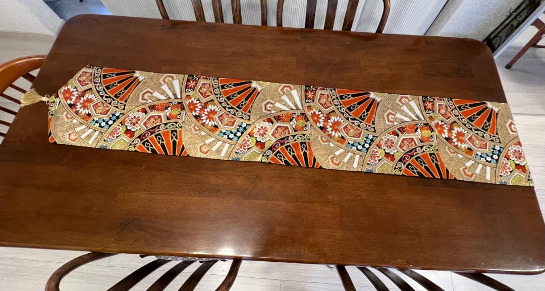 【1点もの】黒地に扇文様の高級帯テーブルランナー